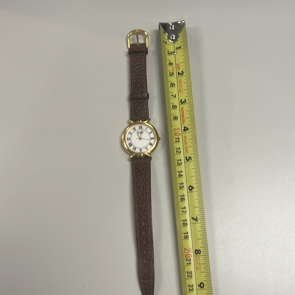 Bulova Gold tone with Brown Leather Strap Watch ladies in preowned condition - Picture 2 of 6